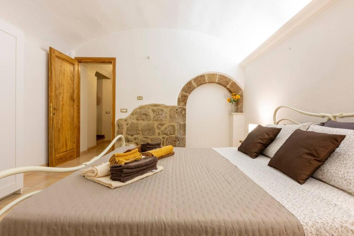 Sun Flowers House - Housity