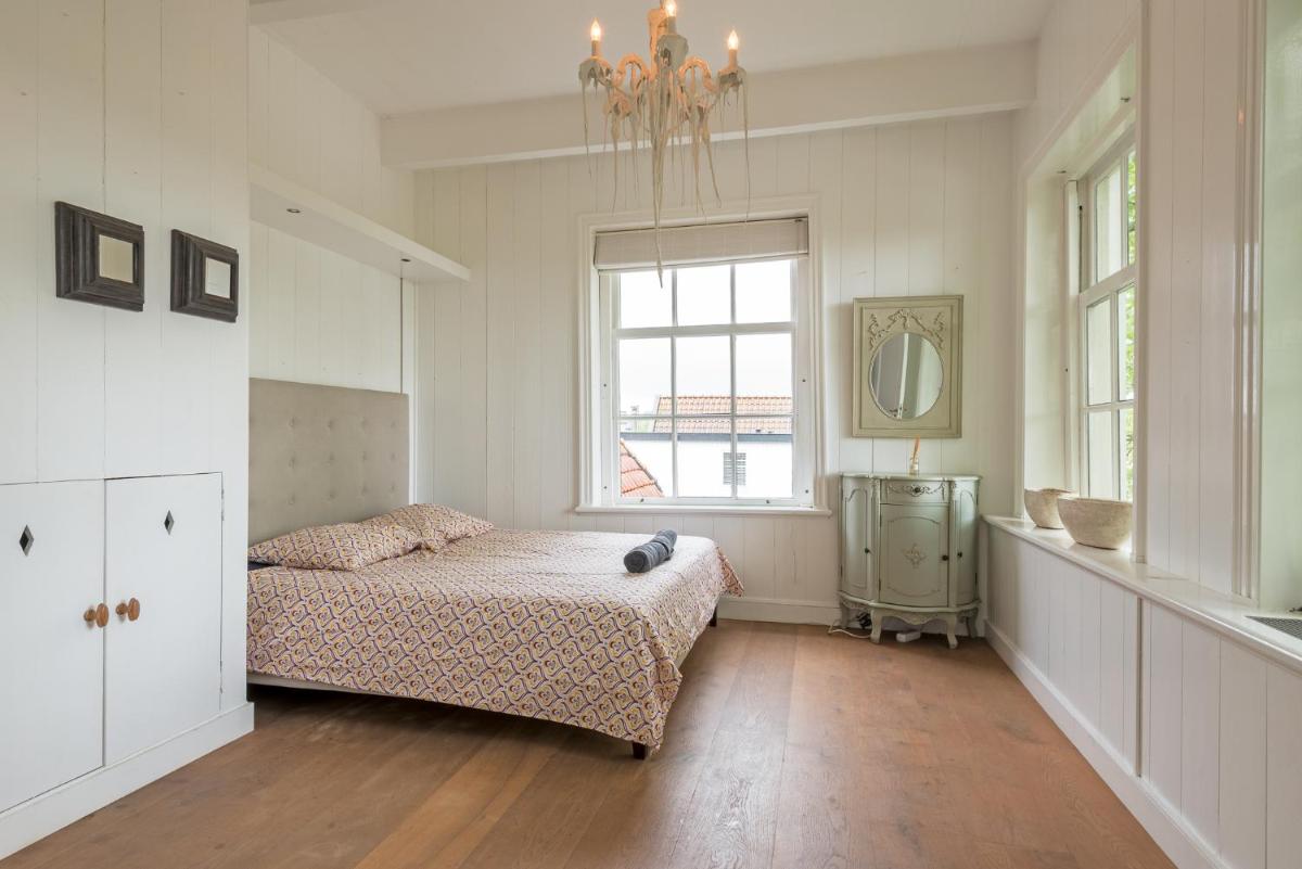 Van Gogh, part of AMS-Boutique Bnb - Housity