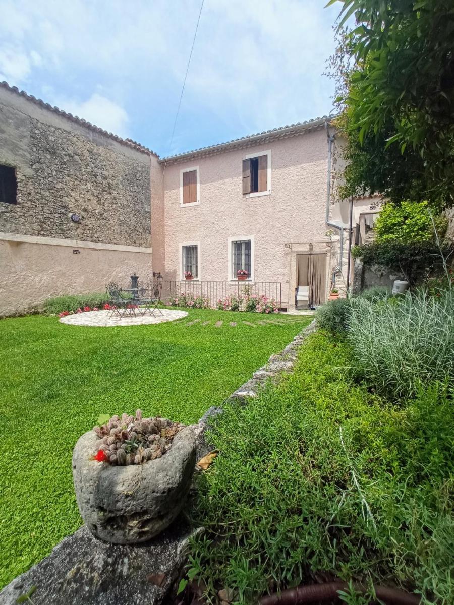 Il Falconiere - Housity