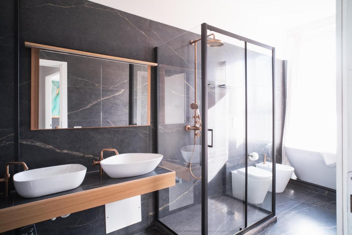 New Elegance Suites Guesthouse - Housity