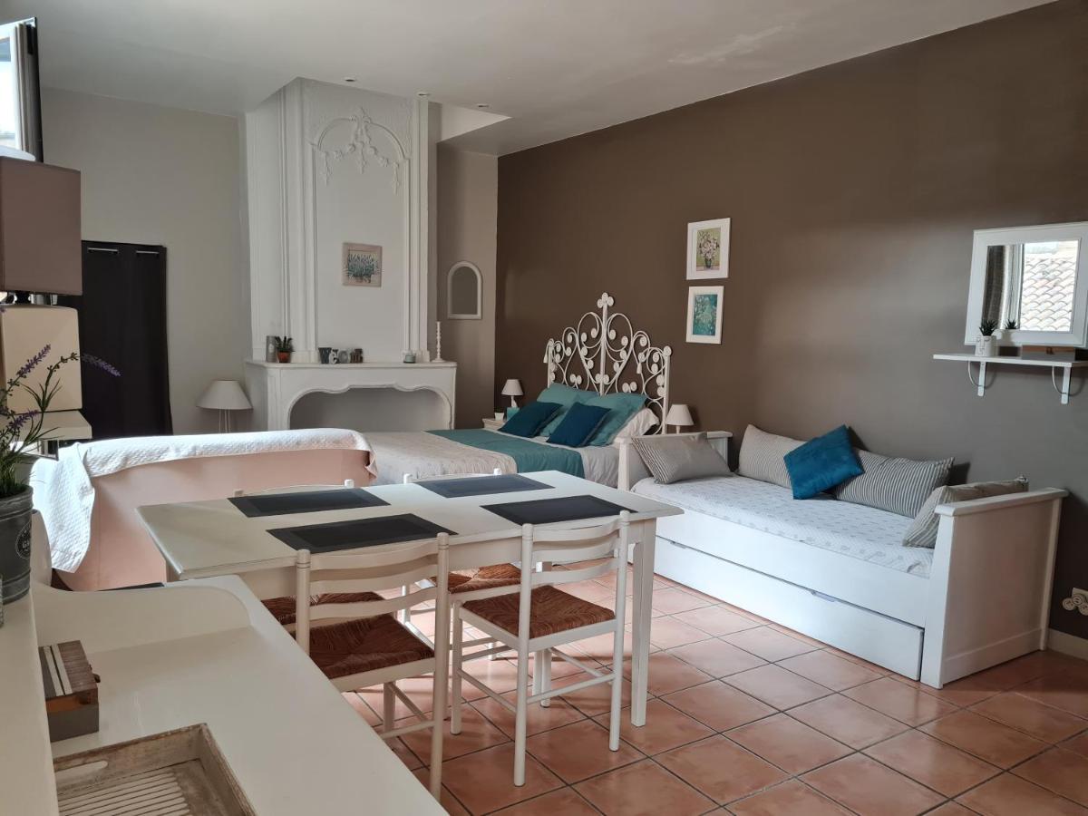 LE PRIEURE - STUDIOS jusqu'à 4 personnes - Housity