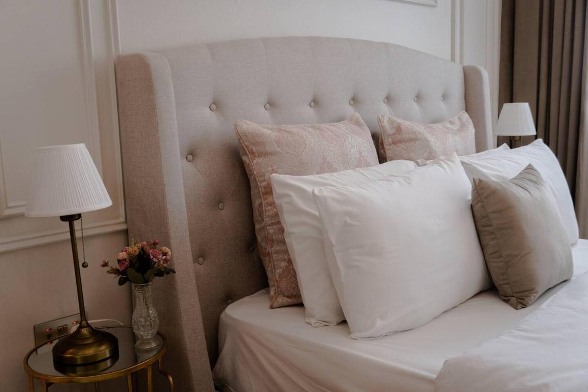 Feel Like Home Away From Home On 34th Floor - Housity