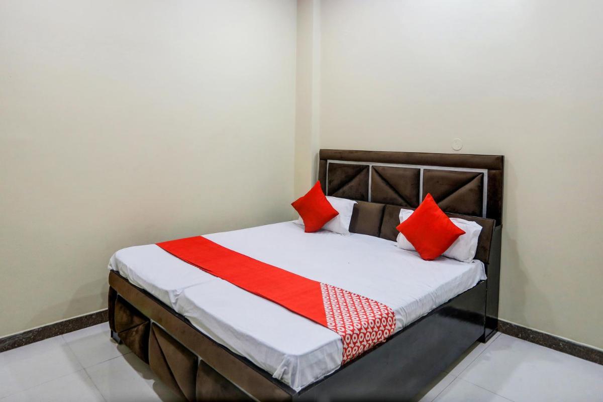 OYO Flagship P. S Palace - Housity