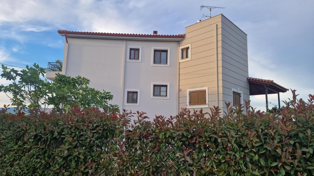 Dimitris Villa - Housity