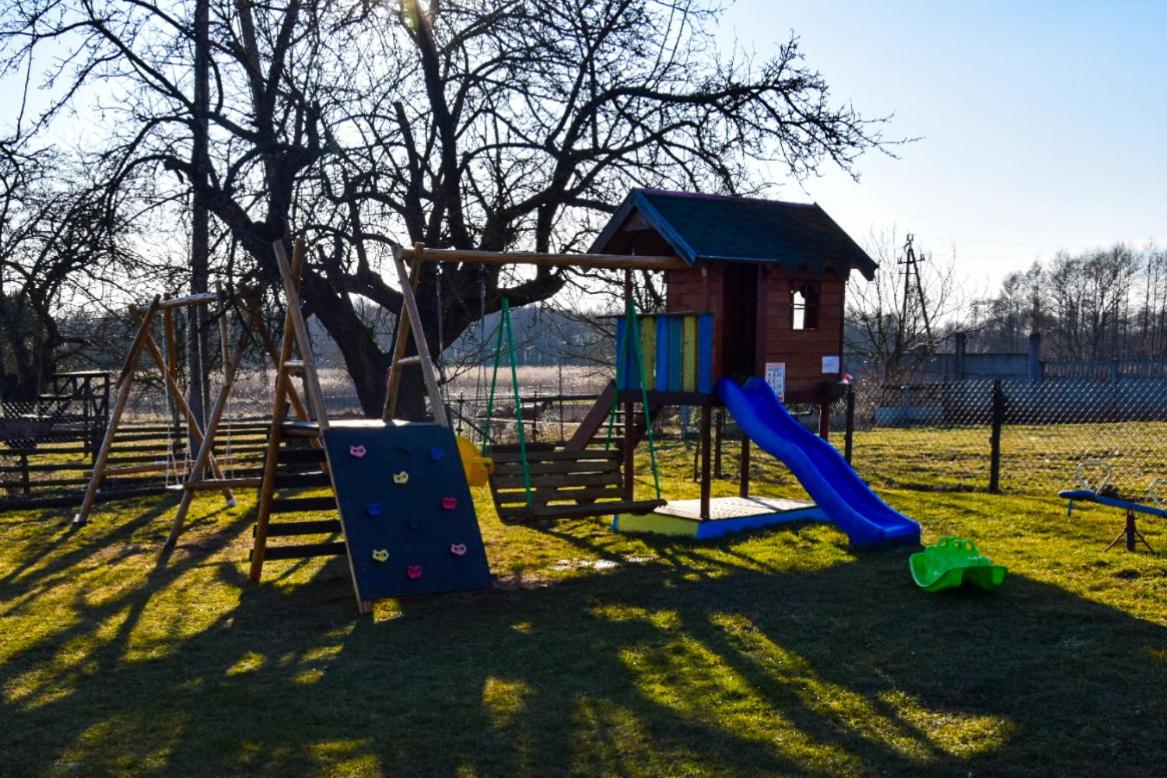 Gospodarstwo agroturystyczne Daleko od szosy - pokoje i domek - Housity