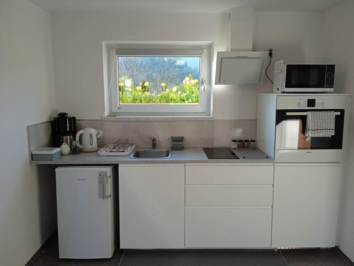 Nad Strumykiem - Housity