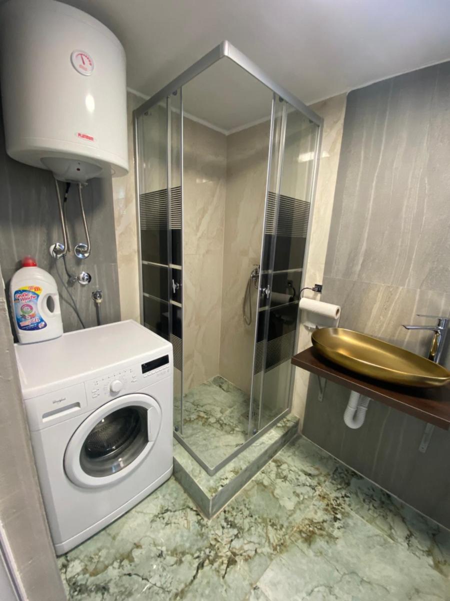 Dunavska lepotica 1 - Housity