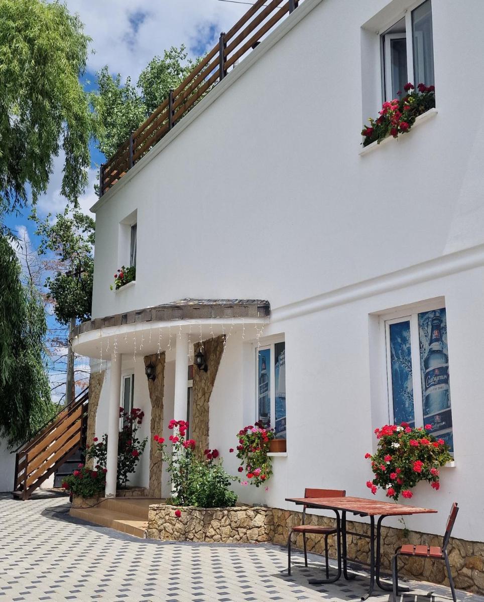 La Banel Hotel - Housity
