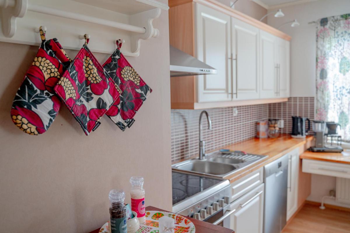 West Coast Hideaway - Housity