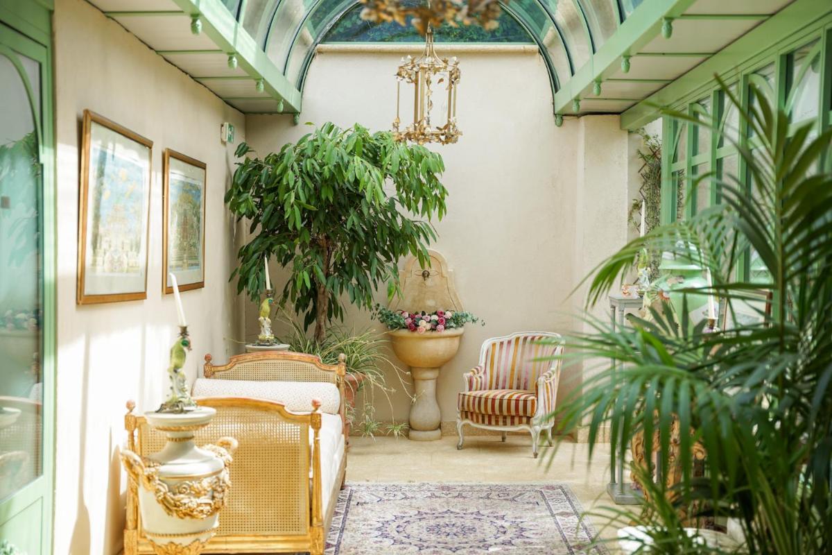 Coin salon dans l'établissement Villa Gallici Hôtel & Spa