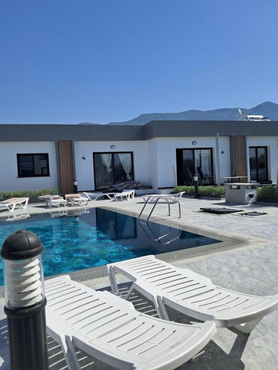 Blue Island 1 & 2 Holiday Rentals - Housity