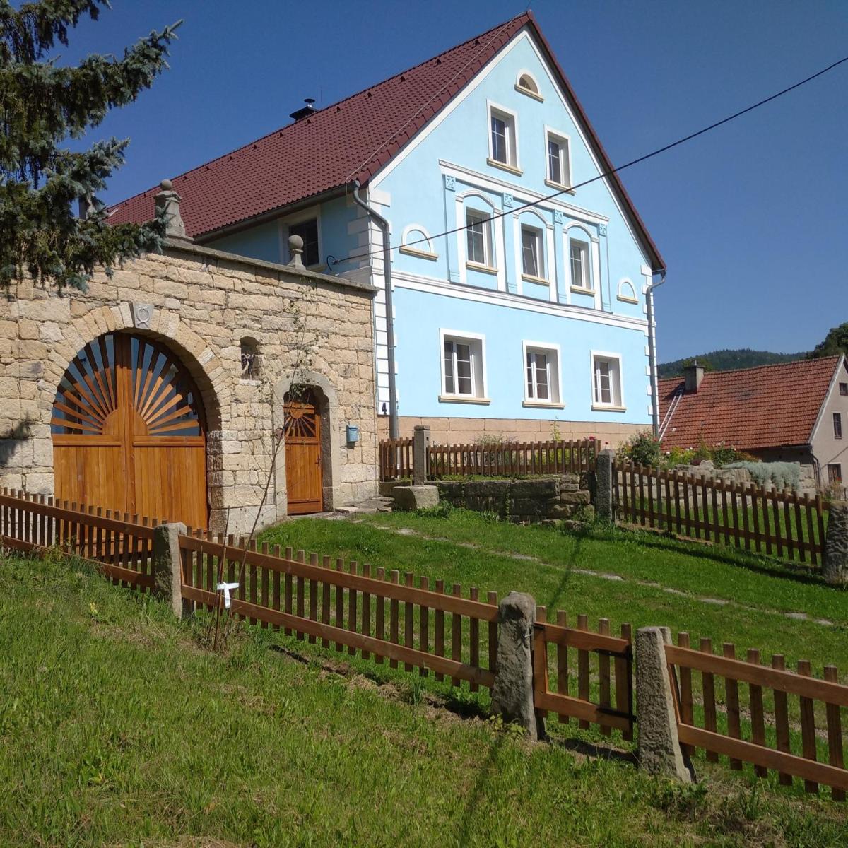 Statek Bílý Dvůr - Bělý - Housity