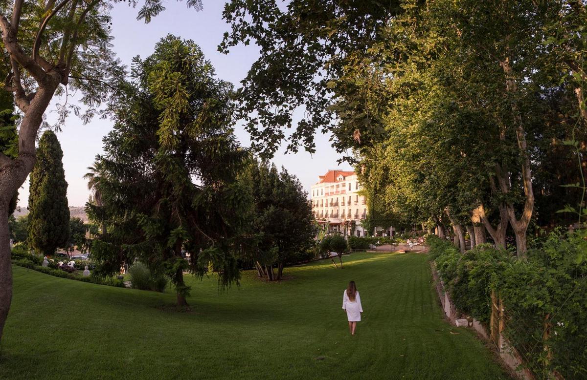 Jardín al aire libre en Gran Hotel Aqualange - Balneario de Alange