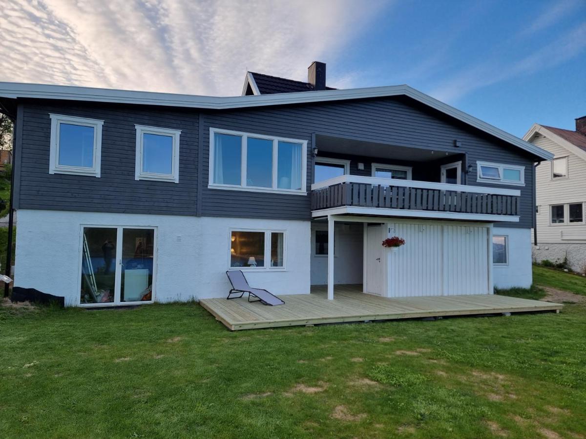 Nice house with a great view! - Housity