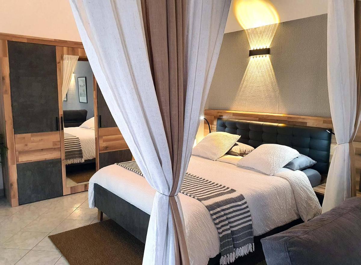 La Chambre des Châteaux - Housity