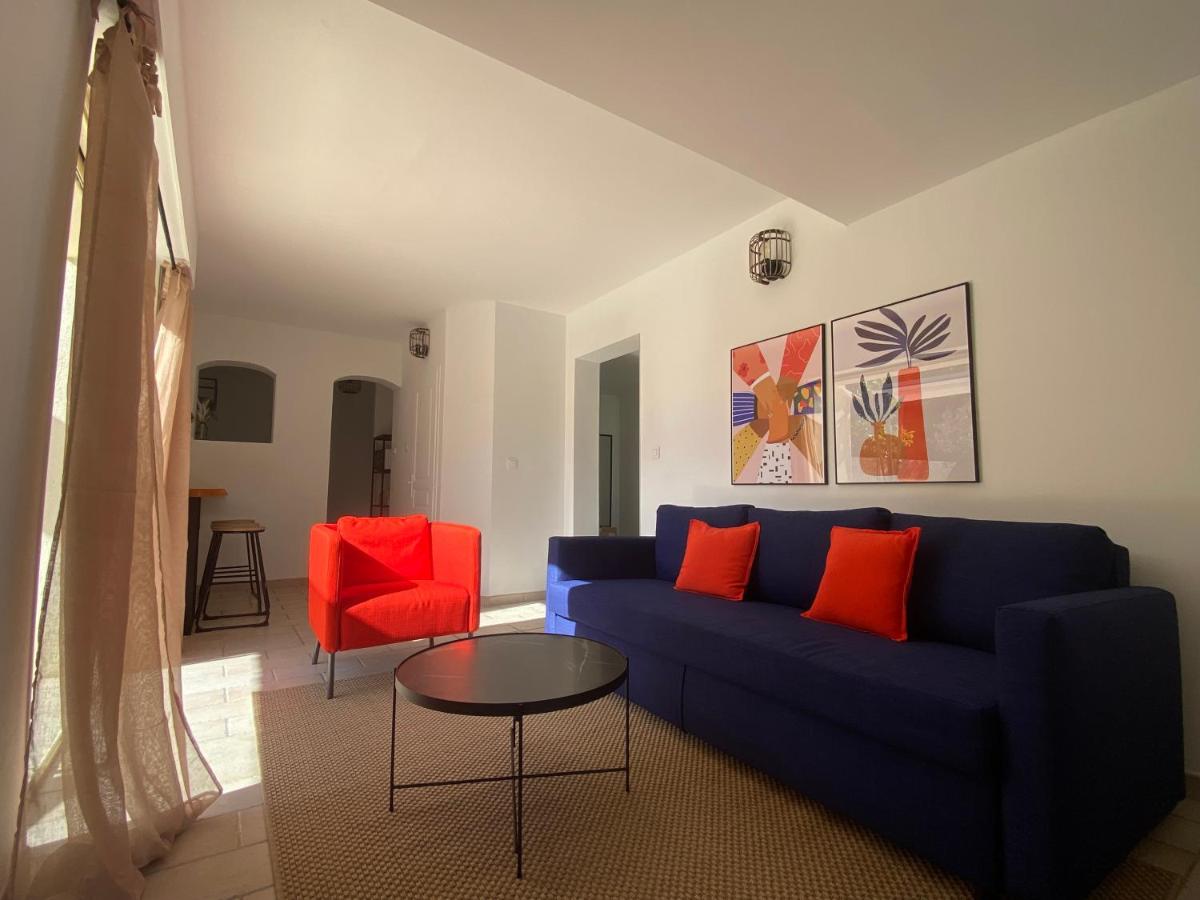 La maison en couleurs-3 étoiles-à 10 min d'Avignon, promo à la semaine - Housity
