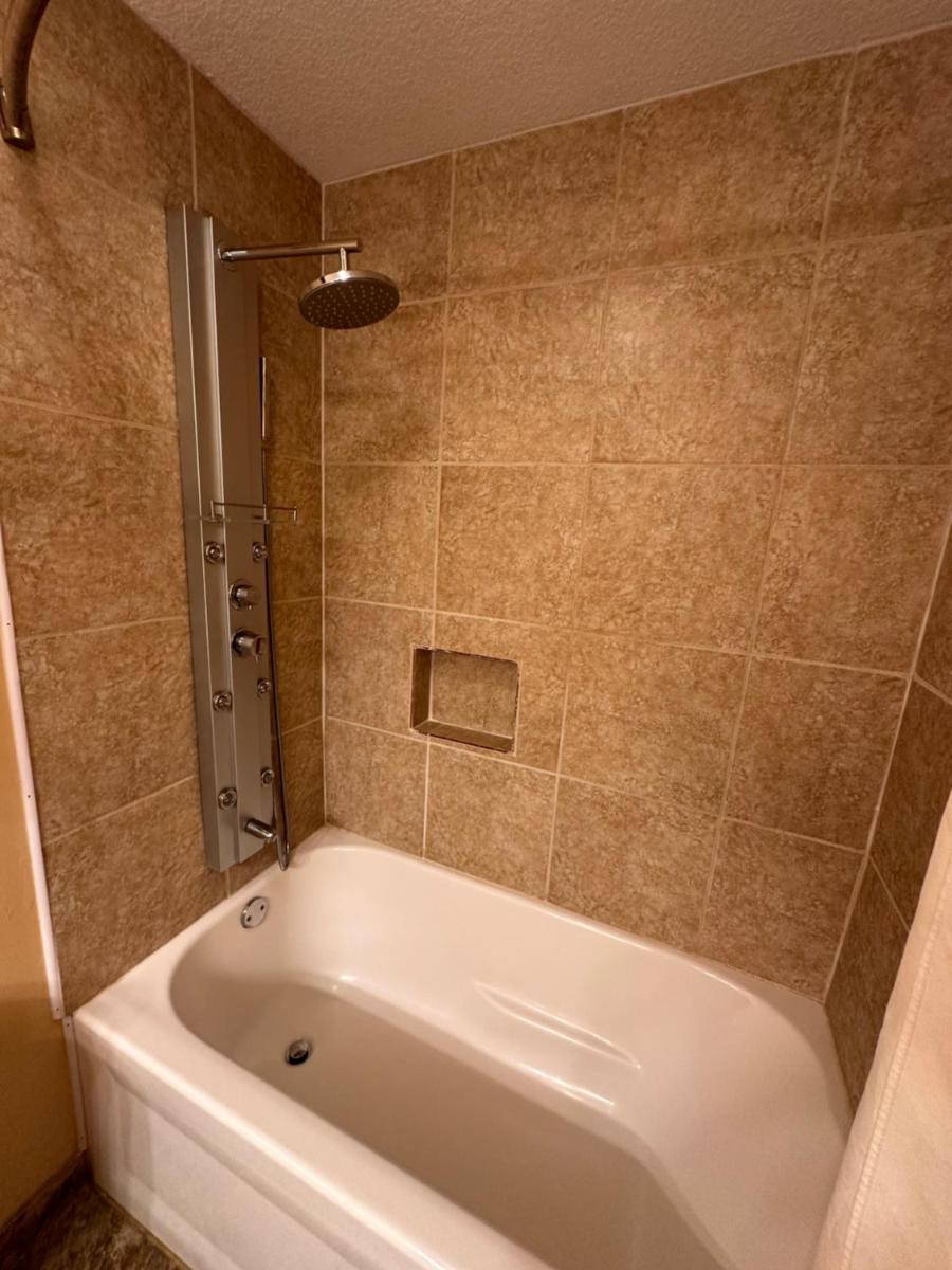 budget inn - Housity