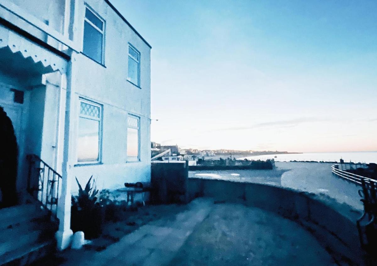 Suitetrails - SeaFront Room