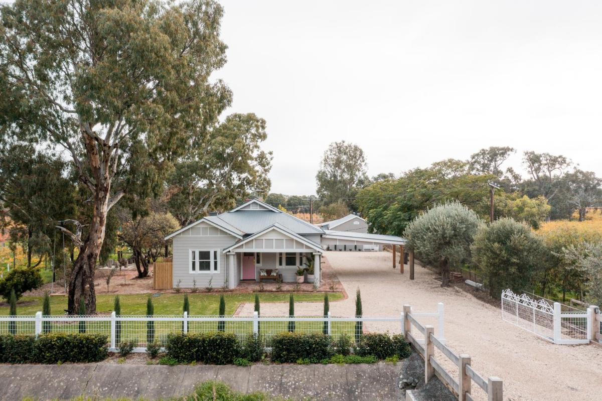 SULTANA - Maximalist Accommodation - Housity
