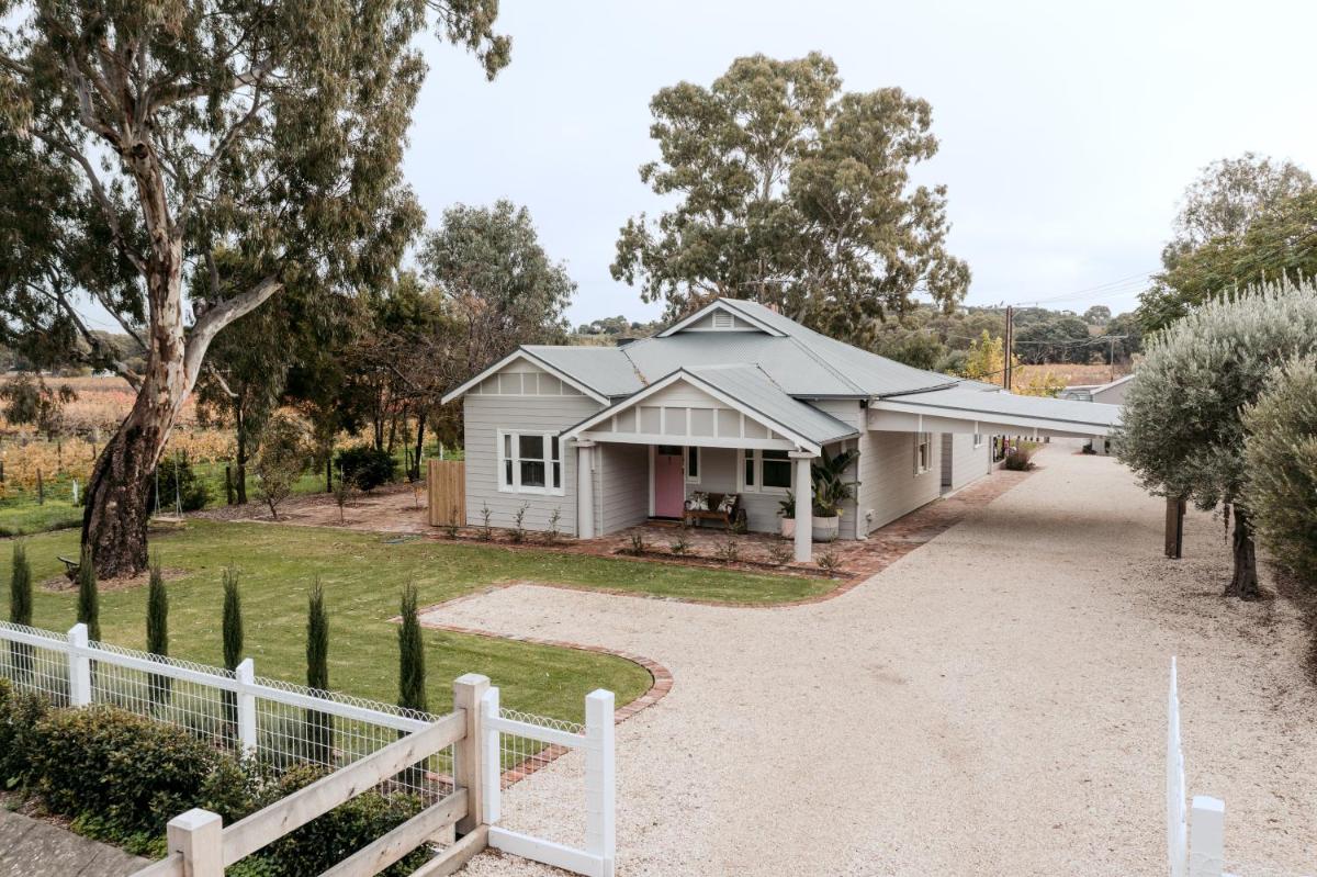SULTANA - Maximalist Accommodation - Housity