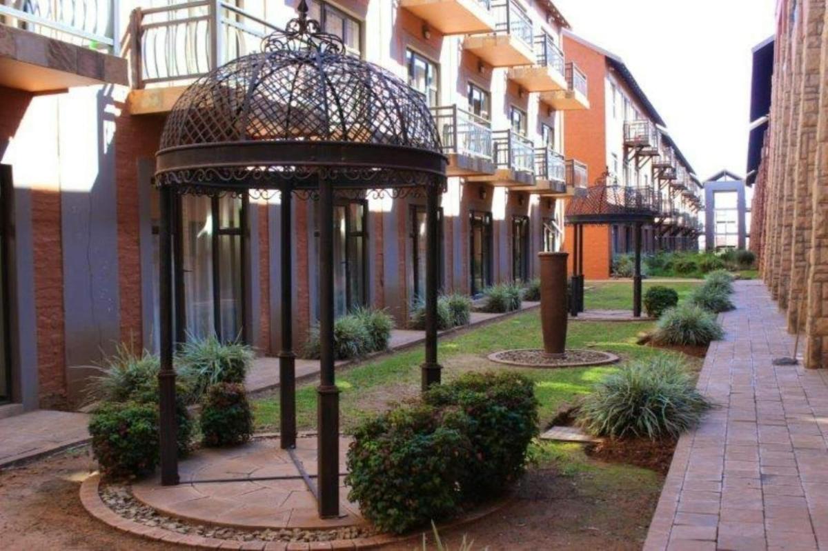 Best overnight modern & private with King size bed - Housity