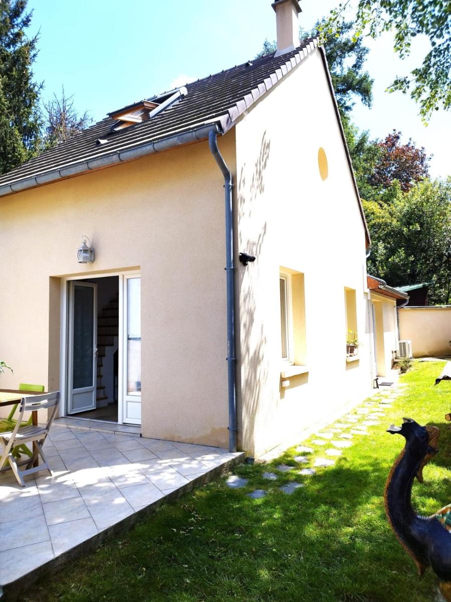 charming house located in Coye la Forêt - Housity