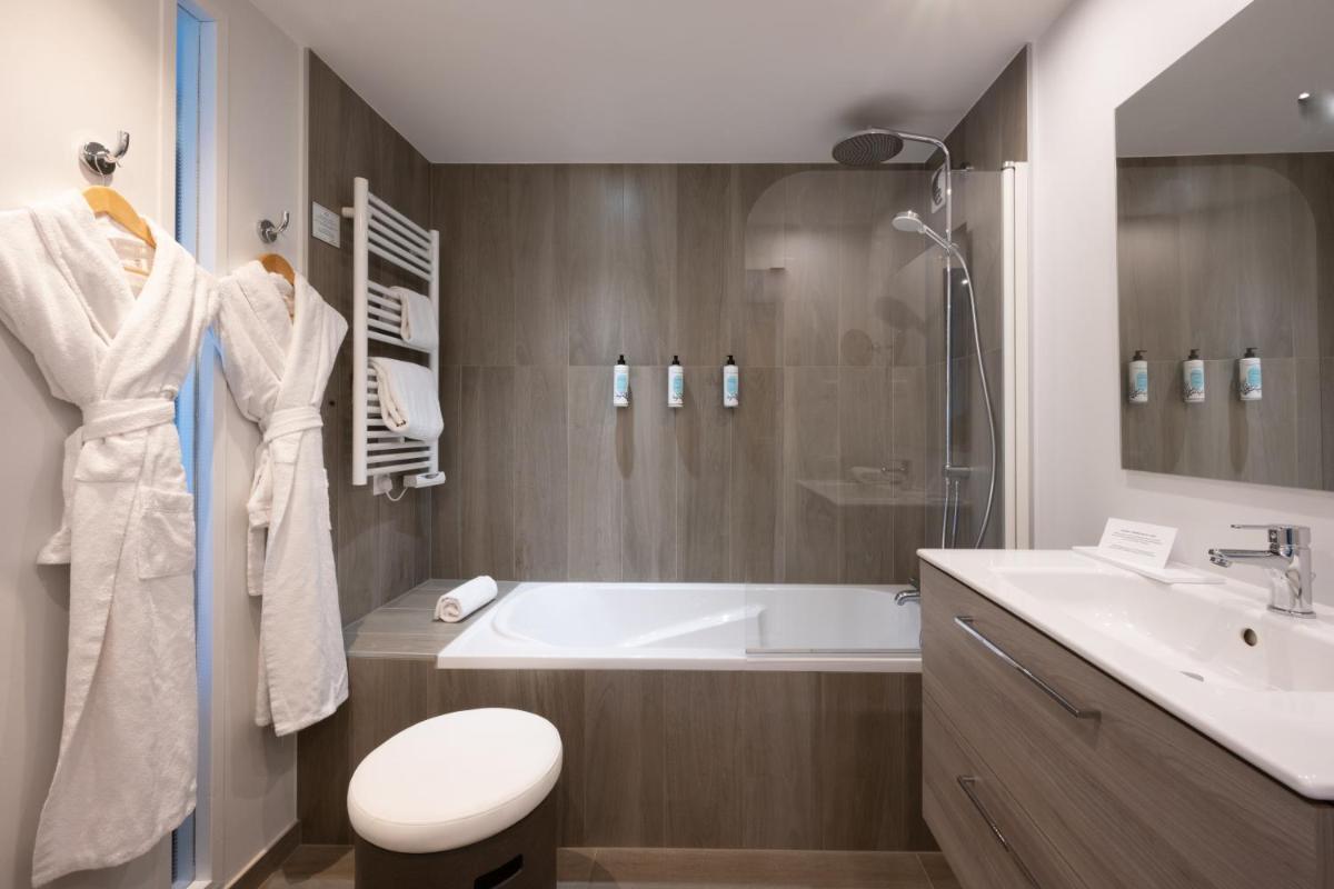 Salle de bains dans l'établissement Hôtel Atalante - Relais Thalasso & Spa