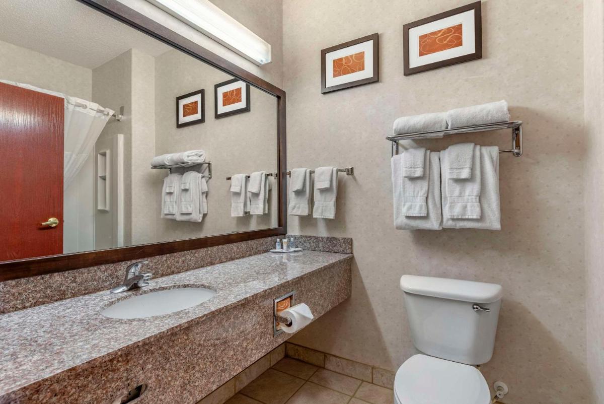 Comfort Suites Castle Rock - Denver South - Housity