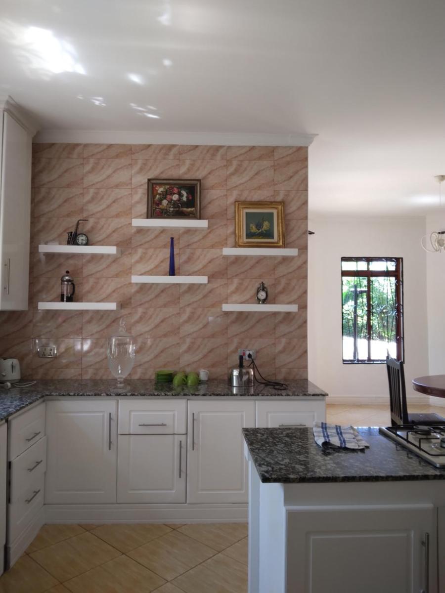 Sprunger Avenue - tulia homes - Housity