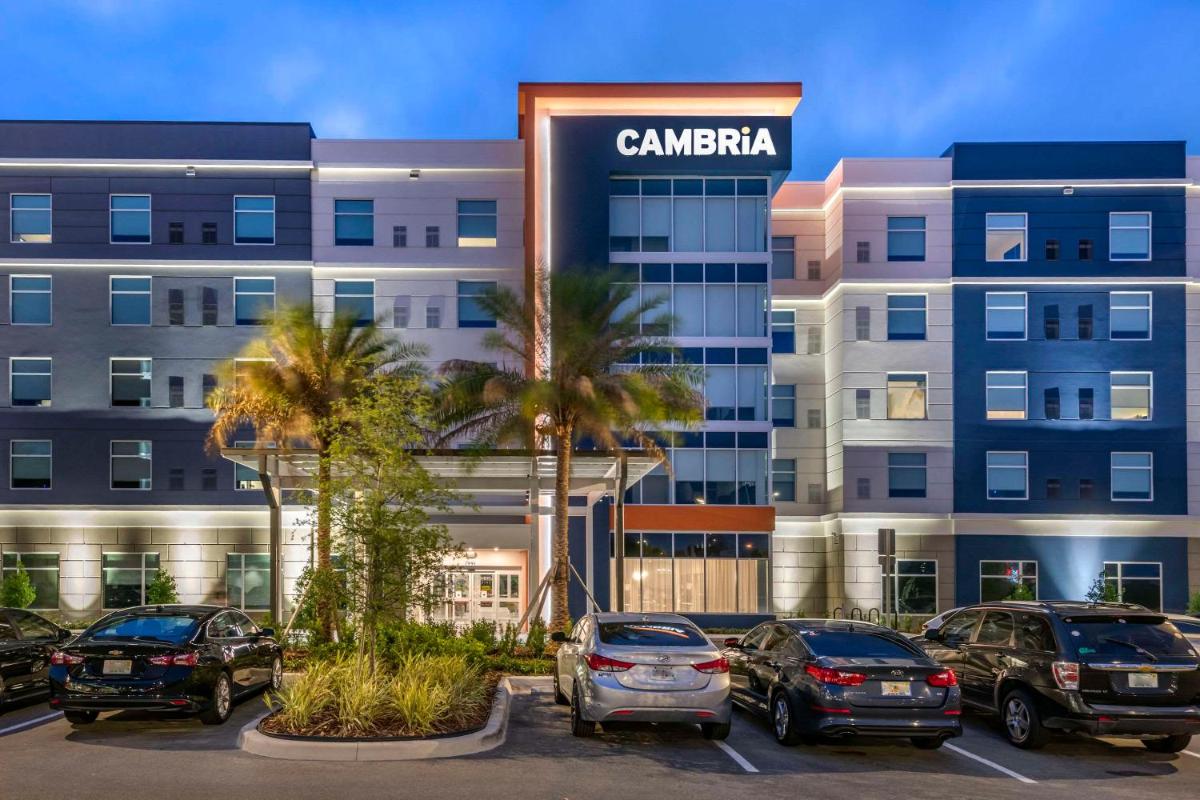 Cambria Hotel Orlando Airport - Housity