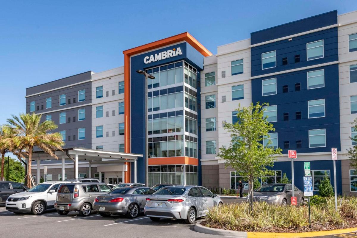 Cambria Hotel Orlando Airport - Housity