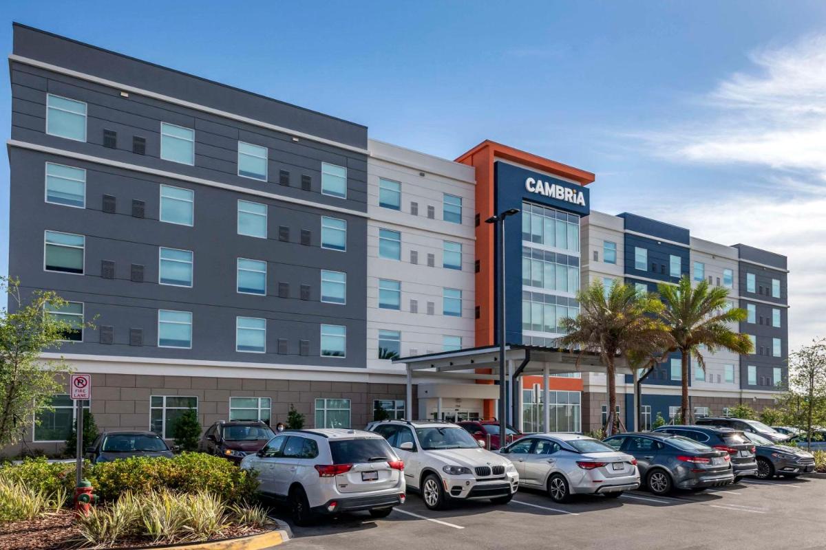 Cambria Hotel Orlando Airport - Housity