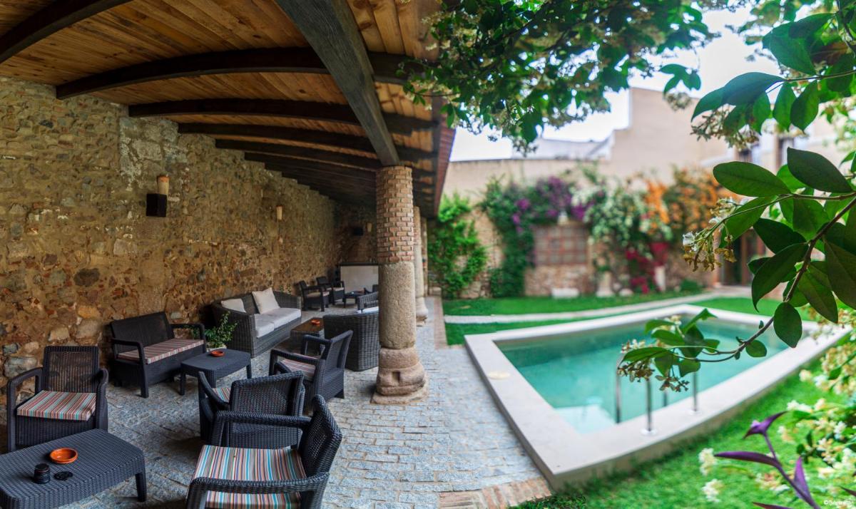 Hostal Aquaforum - Housity