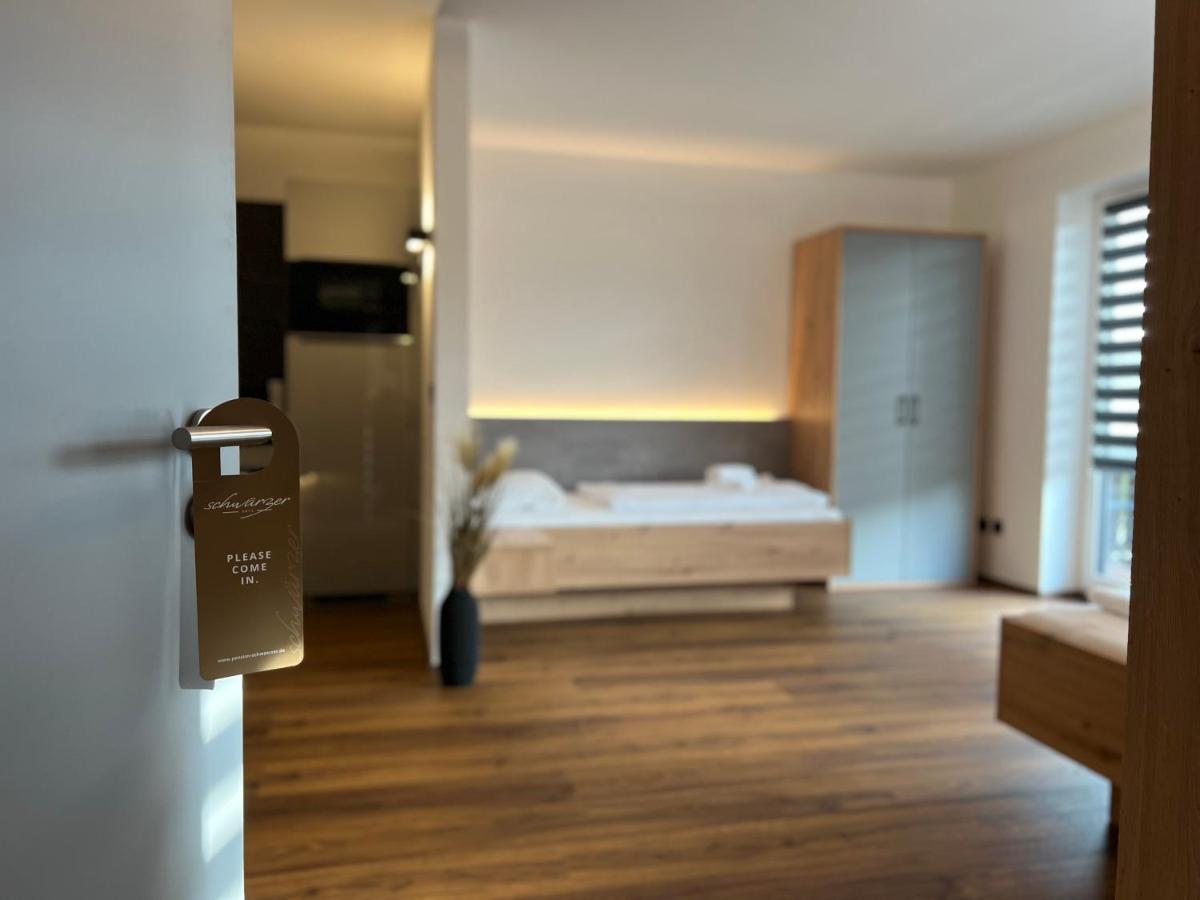Pension FeWo Schwärzer - Housity