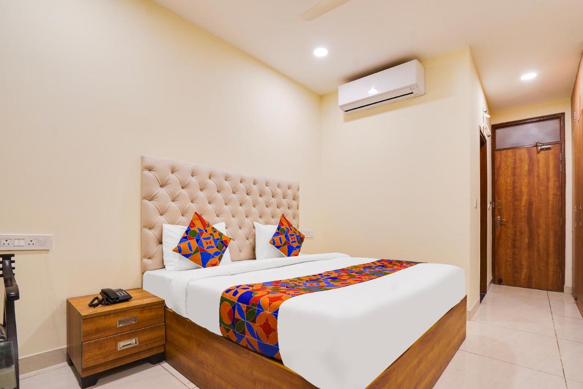 FabHotel Prime Royals Orchard - Housity