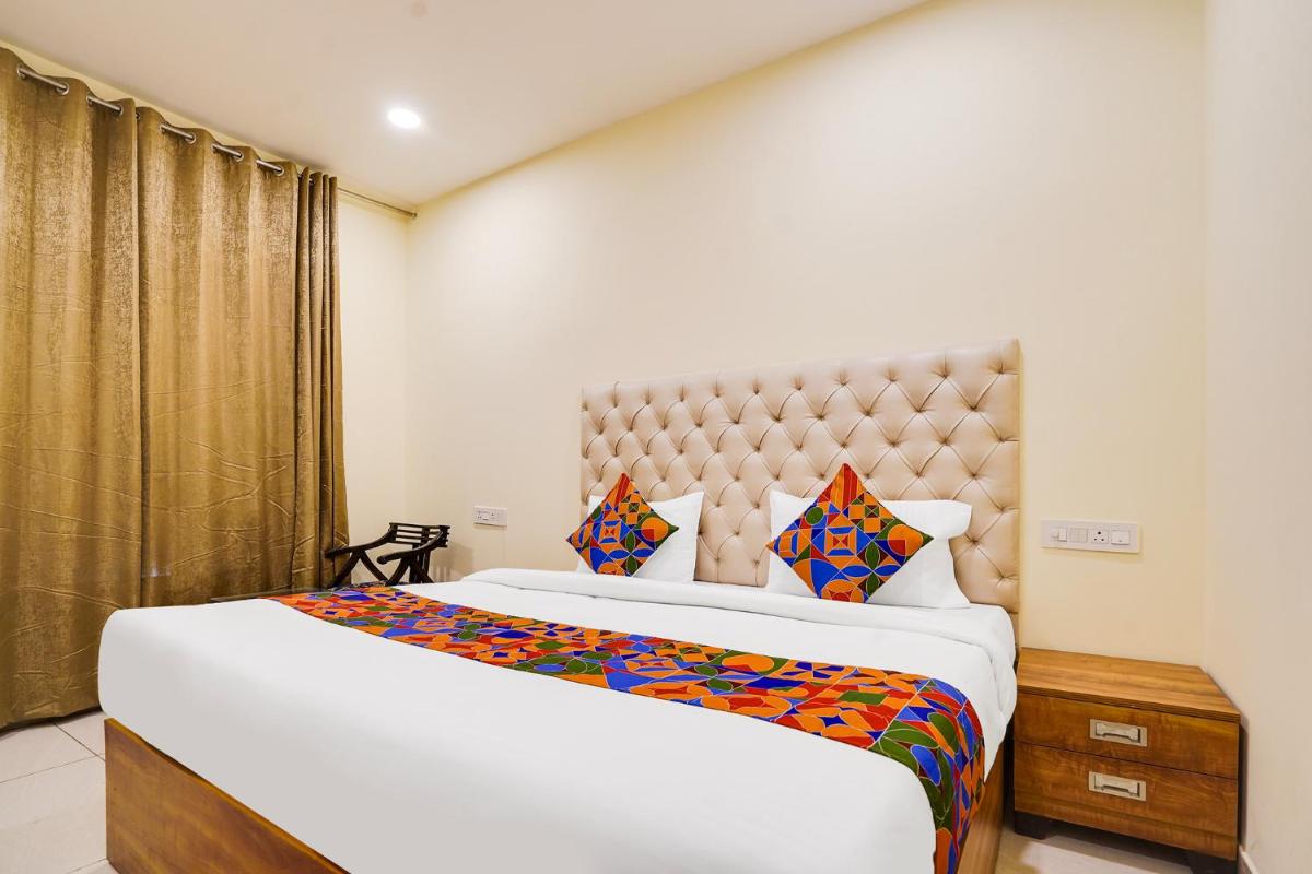 FabHotel Prime Royals Orchard - Housity