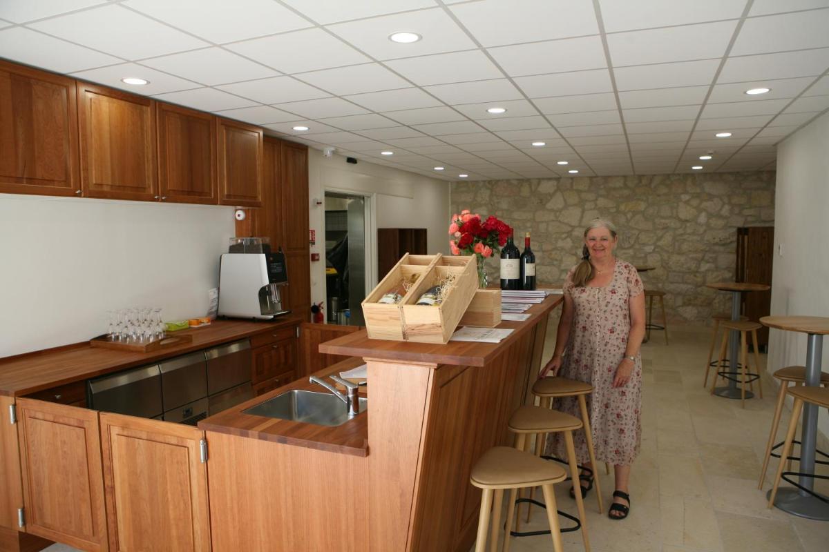 Clients de l'établissement Château Lecusse - La Grande Roche - Hôtel, Spa, Boutique & Restaurant