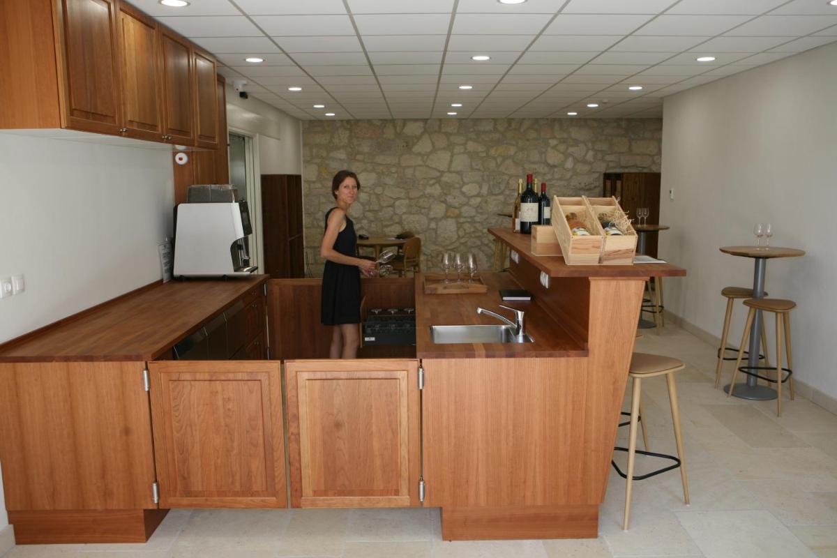 Clients de l'établissement Château Lecusse - La Grande Roche - Hôtel, Spa, Boutique & Restaurant