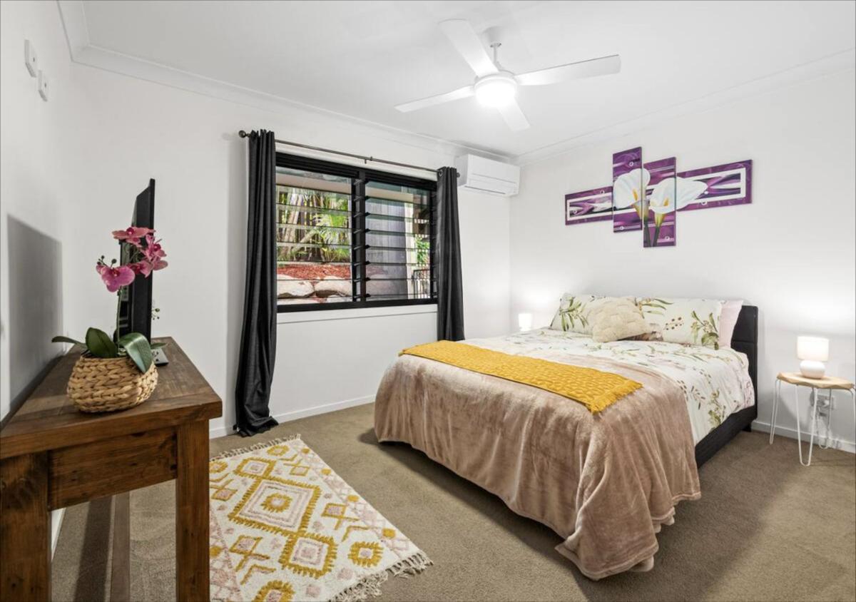 Large Stylish 4BR Pet-Friendly Pool Paradise - Housity