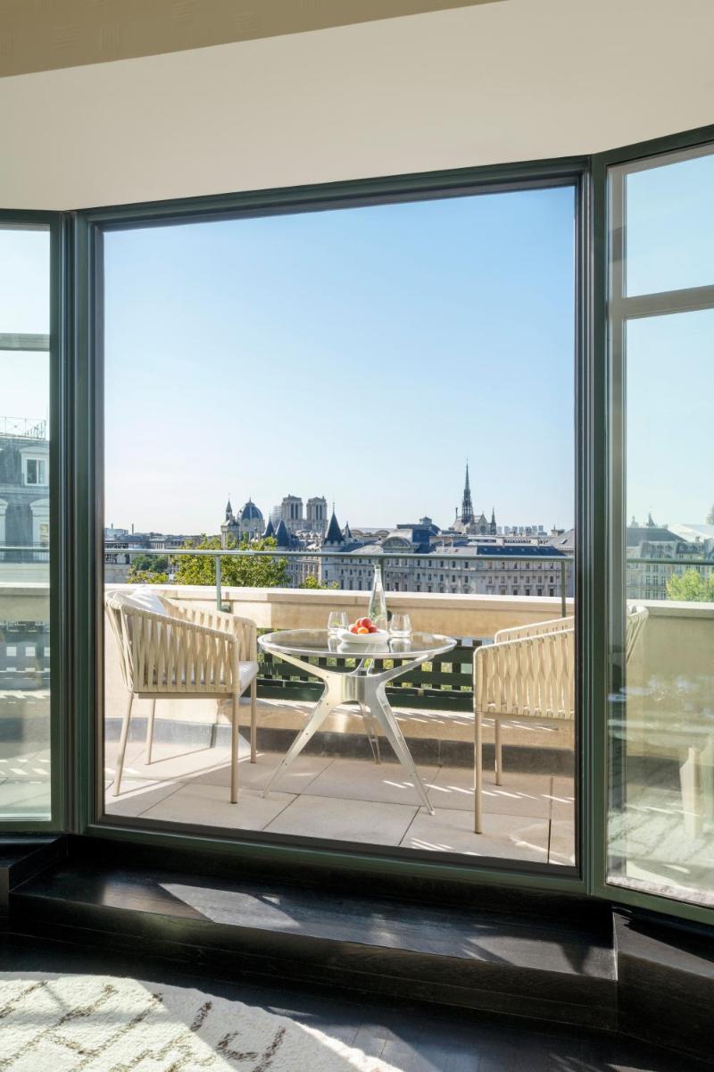 Balcon ou terrasse dans l'établissement Cheval Blanc Paris & Dior Spa Cheval Blanc Paris