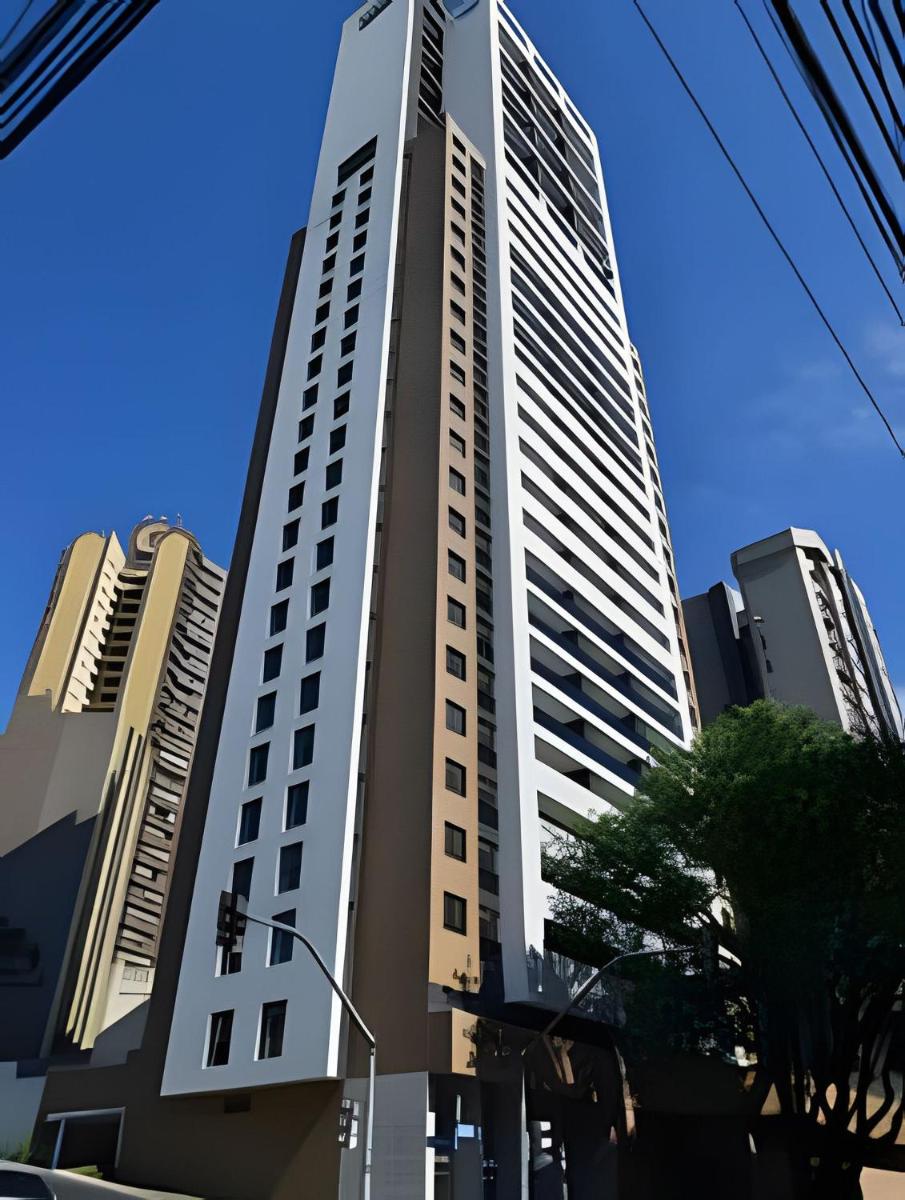 2 Quartos no Batel Soho, condo Clube Sky C Vaga by UROOMS - Housity