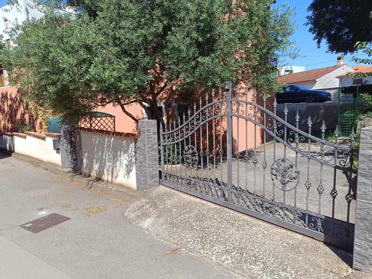 Villa Helena - Housity