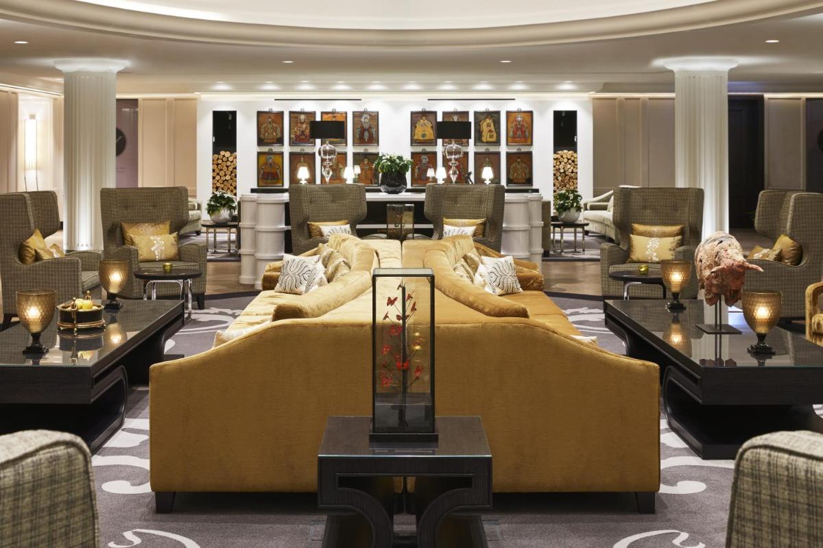 Ein Sitzbereich in der Unterkunft Sofitel Frankfurt Opera