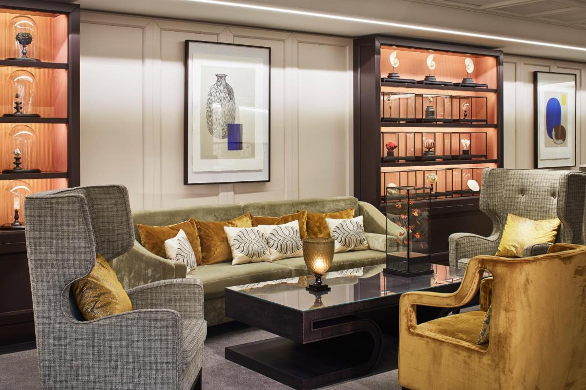 Ein Sitzbereich in der Unterkunft Sofitel Frankfurt Opera