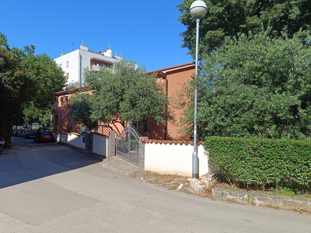 Villa Helena - Housity
