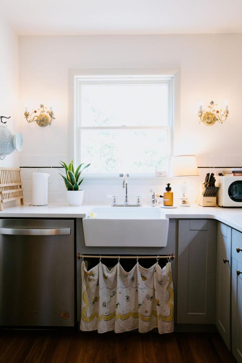 Cottage by the Sea: Pagnotto Shellback House - Housity