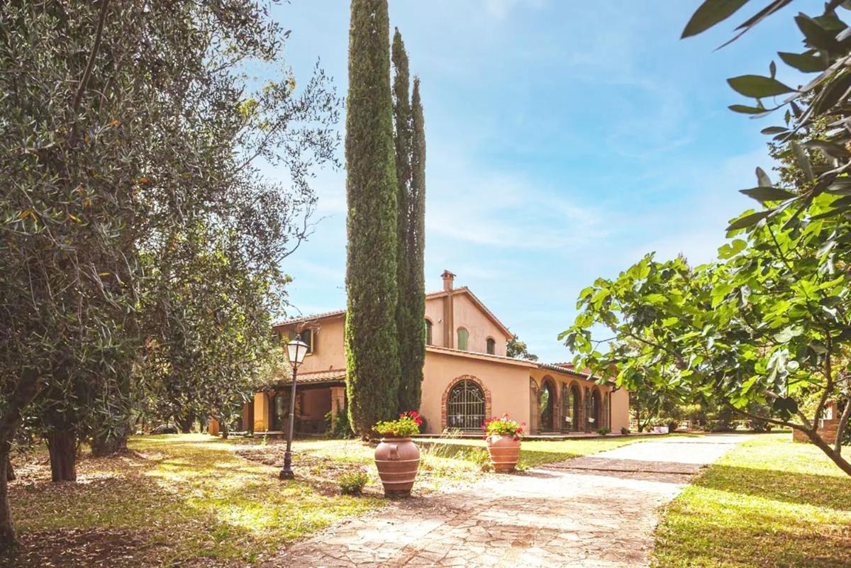 Relais Casale Il Poggetto VILLA PAOLA - Housity