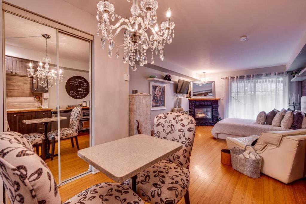 Suitetrails - Cozy Loft in the Heart of St-Sauveur Village!
