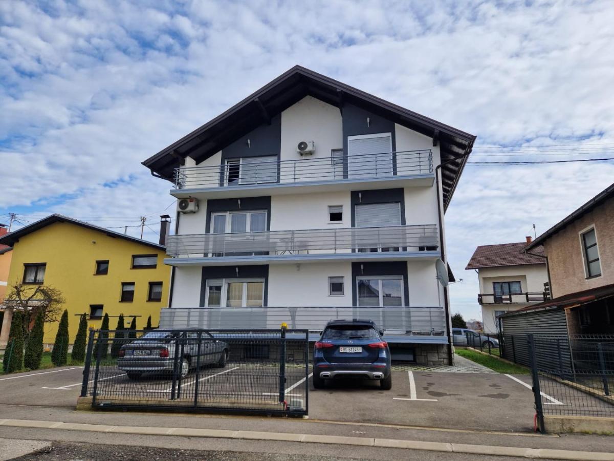 Apartments Gradiska - Housity