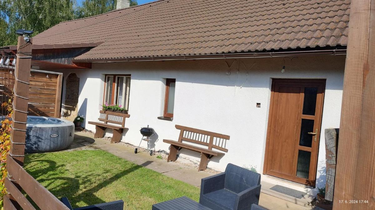 Chaloupka která má šmrnc - Housity